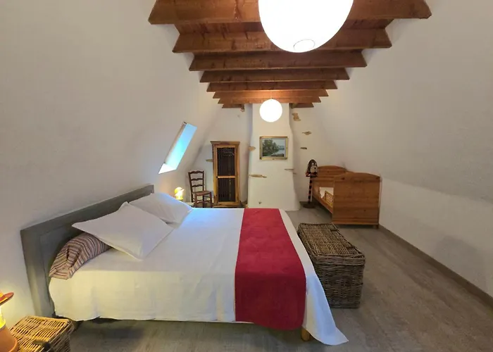 Geraeumiges Mit Charme In Der Dordogne By Interhome Сasa de vacaciones Archignac